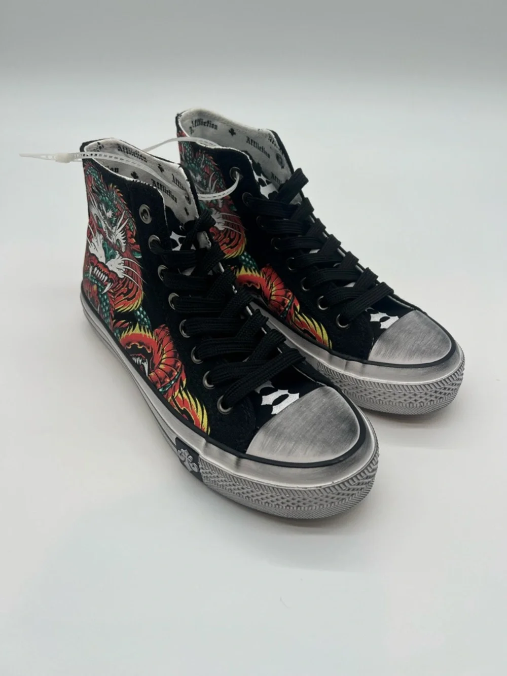 Affliction stands closure metal